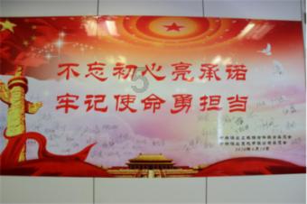 虎父无犬子！舒梅切尔父子昔日的合照，曼联传奇&蓝狐传奇！