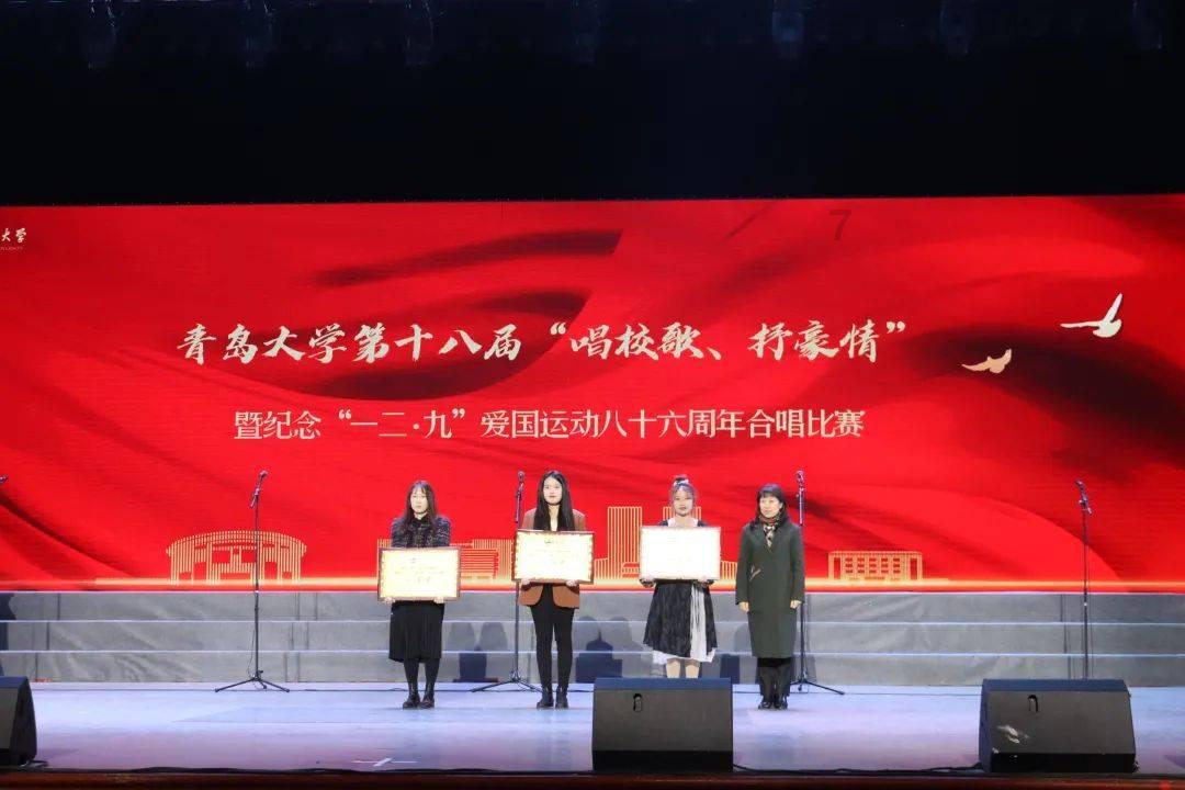 逃离废弃火车站