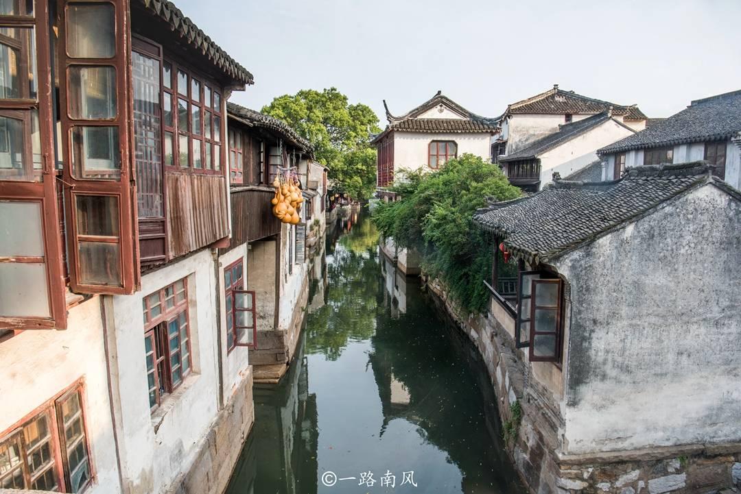 毅玲爸爸又食言了，直播带货再次被推上风口浪尖，初心真的变了吗